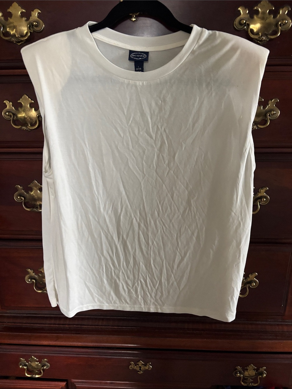 Scoop white Sleeveless Crewneck Tank Top